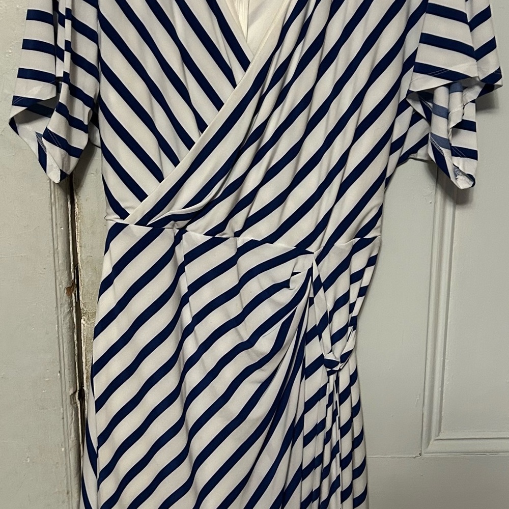 Liz Claiborne Blue and White Ruched Wrap Midi Dress